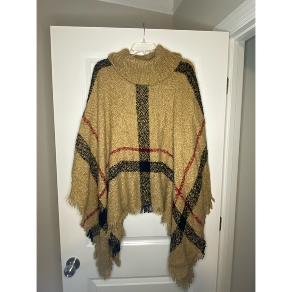 Poncho - Picture 2 of 4